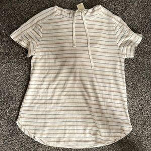 NWT boutique hooded short sleeve shirt